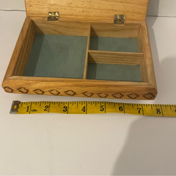 Vintage Hand Carved Pyrography  Wooden Jewelry Box Floral Design Felt Lined - Picture 8 of 10